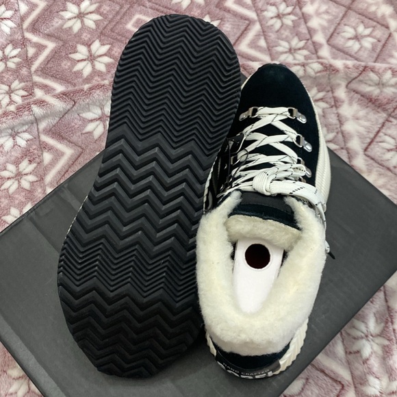 🍋Sorel Boots🍋 - Picture 6 of 7